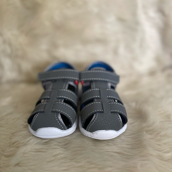 NWT Toddler sz 7 See Kai Run Cyrus Flexirun Gray/Red Sandals - Picture 2 of 5